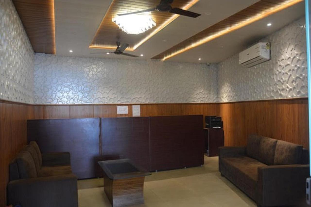 Krazy Hotel Haldwāni 외부 사진