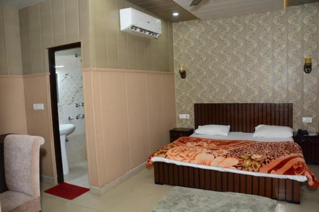 Krazy Hotel Haldwāni 외부 사진