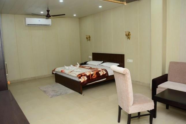 Krazy Hotel Haldwāni 외부 사진
